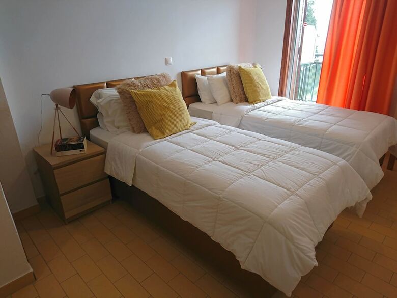 Aronis Apartments