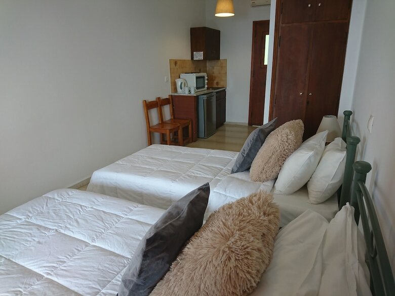 Aronis Apartments