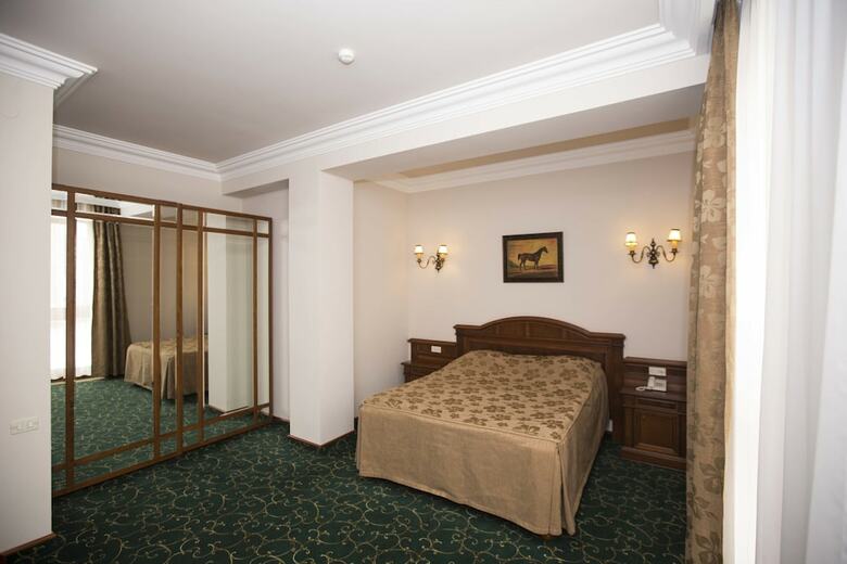 Hotel Russia