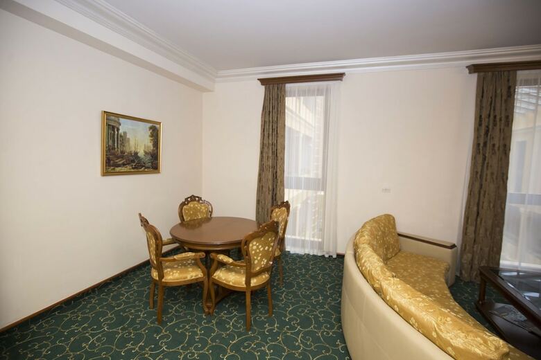 Hotel Russia