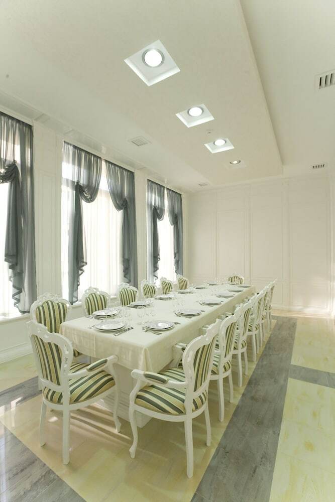 Hotel Russia