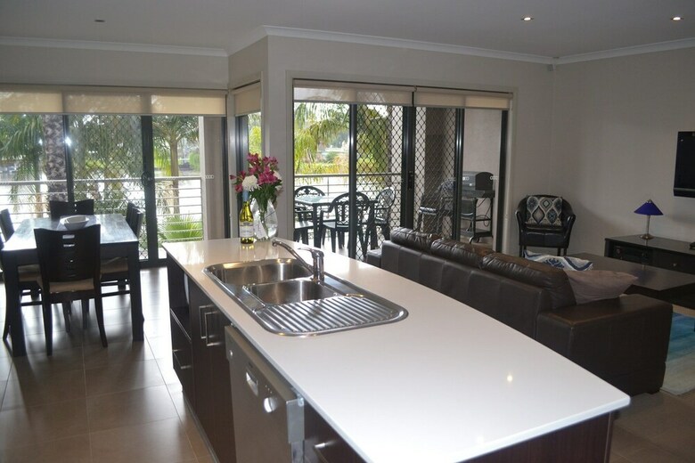 Cypress Waterview Spa Apartment - 37b