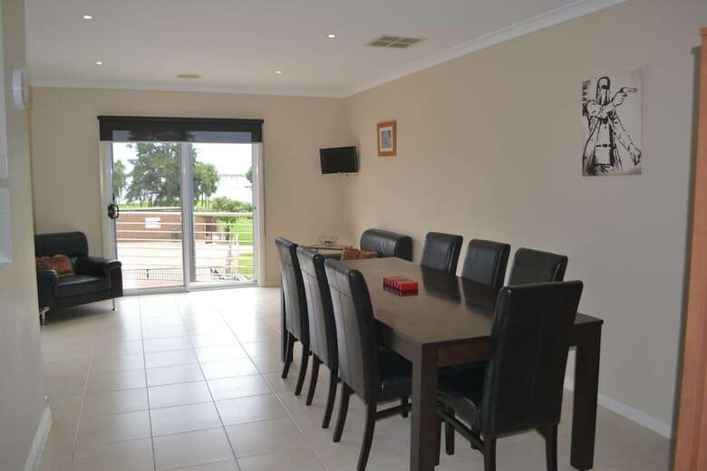 Waterview - 2 Doc Crt