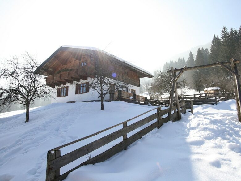Apartamento Charming Holiday Home In H�ttau With Barbecue