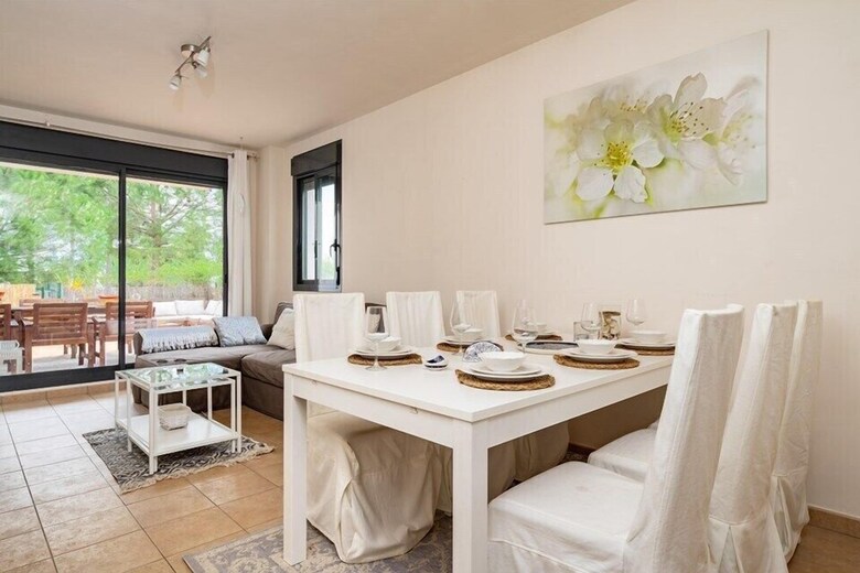 Ground Floor Terrace Apartment In Alamar Ref 31