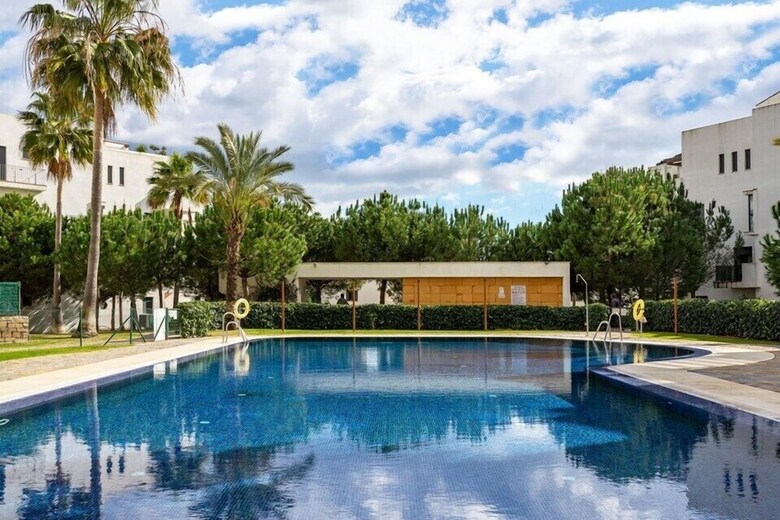 Ground Floor Terrace Apartment In Alamar Ref 31
