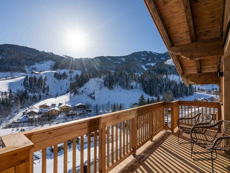 Luxurious Chalet In M�hlbach With Sauna