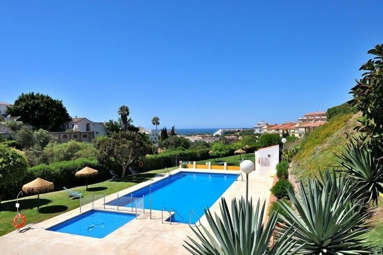Topfloor Apartment In Las Colinas Ref 52