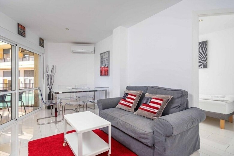Lovely Beachfront Apartment Ref 88