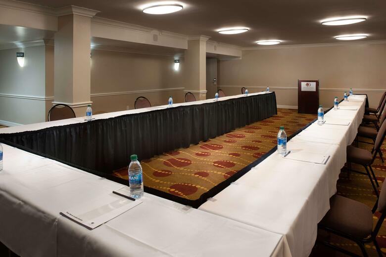 Doubletree Hotel Memphis Downtown
