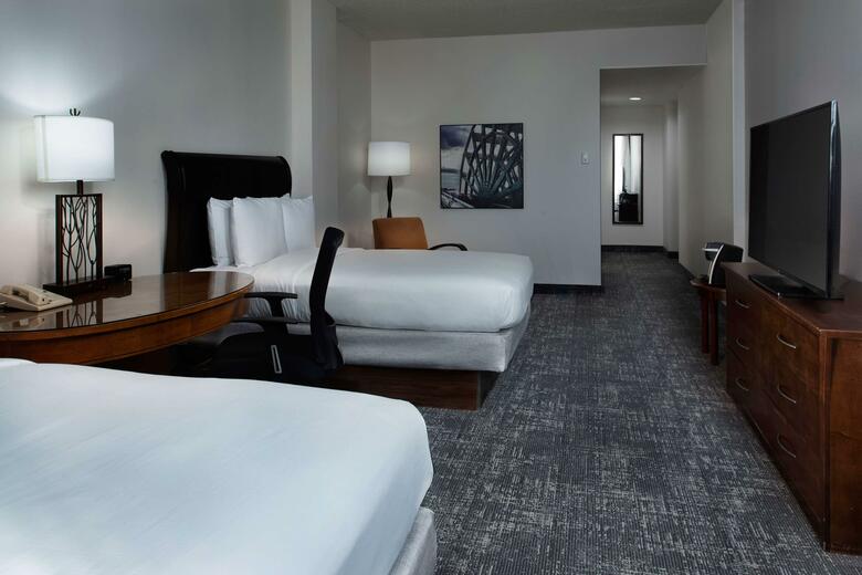 Doubletree Hotel Memphis Downtown