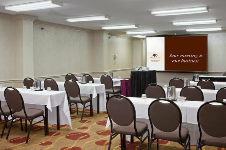 Doubletree Hotel Memphis Downtown