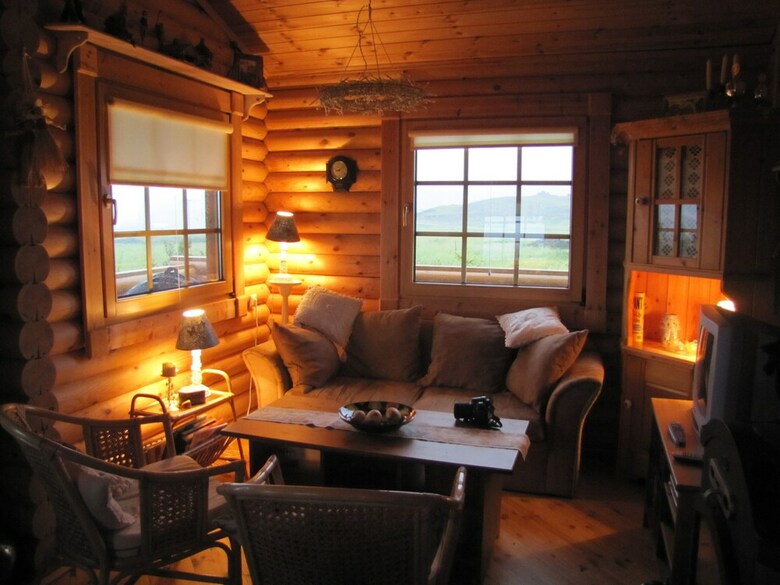 Log Cabin At White River
