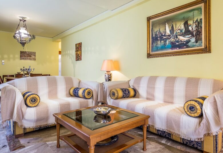 3 Bedroom Apartment In Acropolis Area