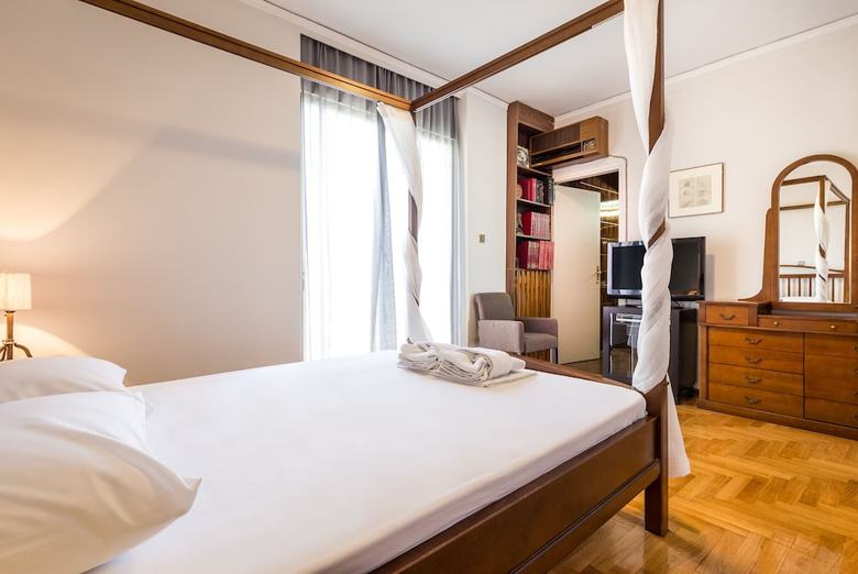 3 Bedroom Apartment In Acropolis Area