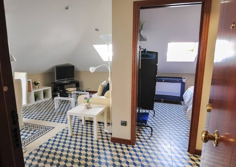 Apartamentos Hm Perchel Malaga