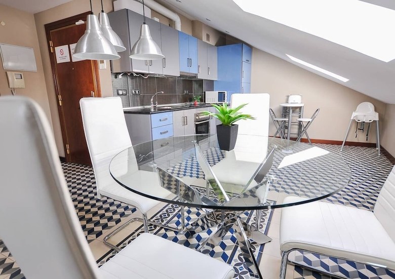 Apartamentos Hm Perchel Malaga