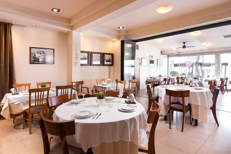 Aigli Hotel Perea