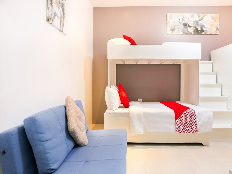 Hotel Oyo 484 Gonzala Suites