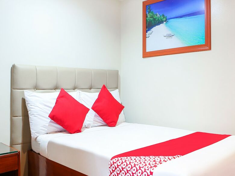 Hotel Oyo 484 Gonzala Suites