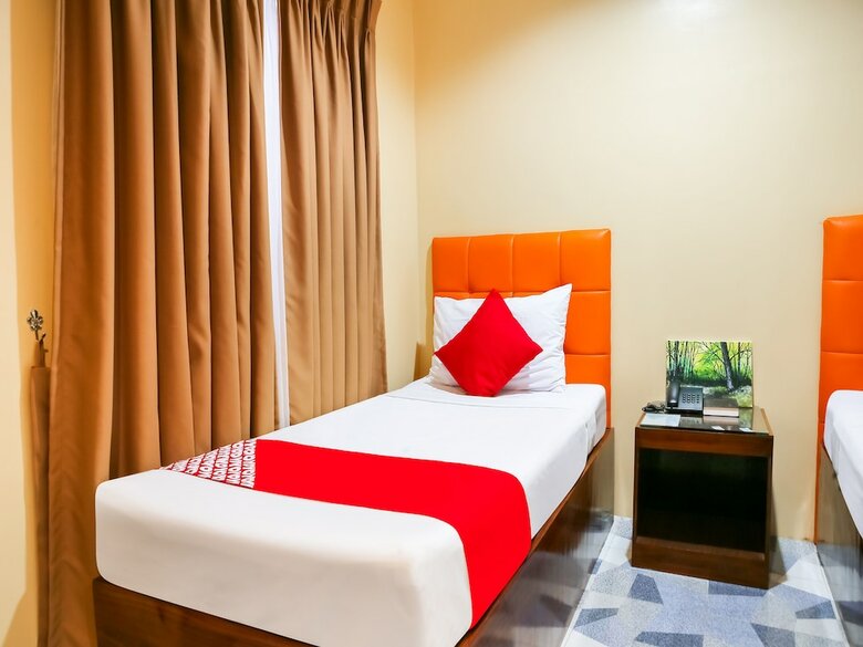 Hotel Oyo 484 Gonzala Suites