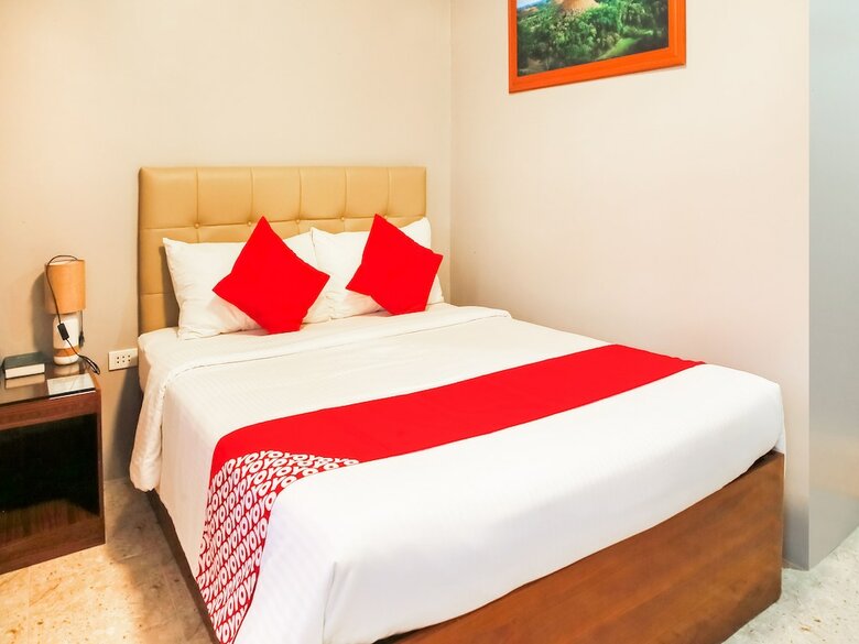 Hotel Oyo 484 Gonzala Suites