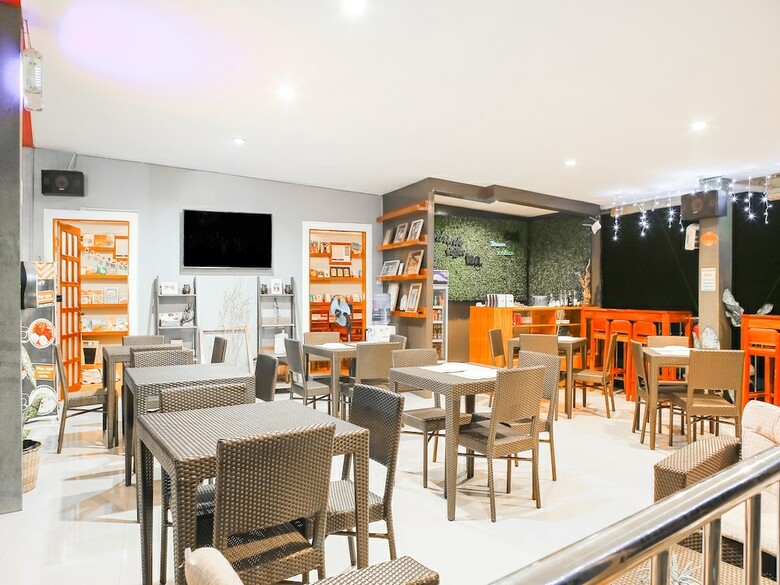 Hotel Oyo 484 Gonzala Suites