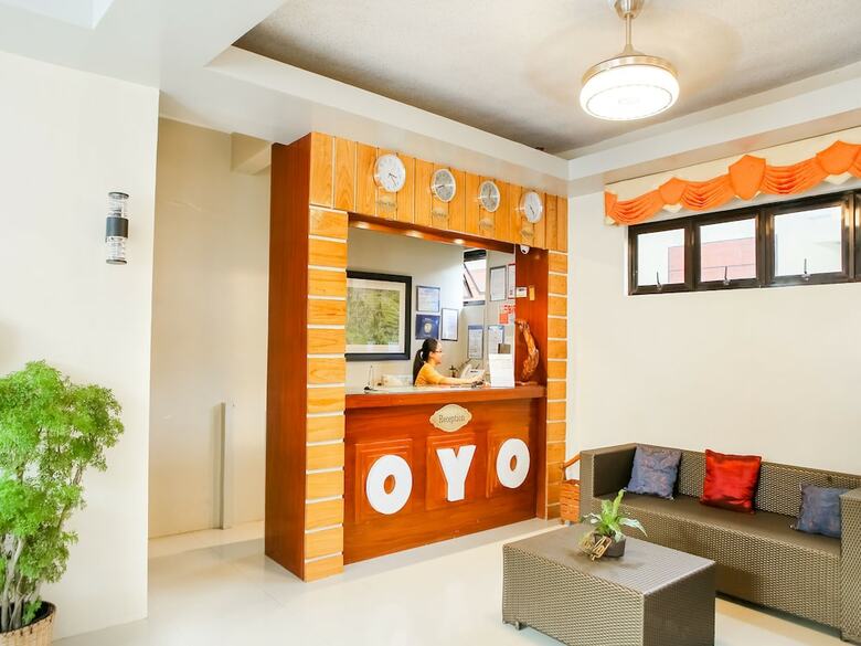 Hotel Oyo 484 Gonzala Suites