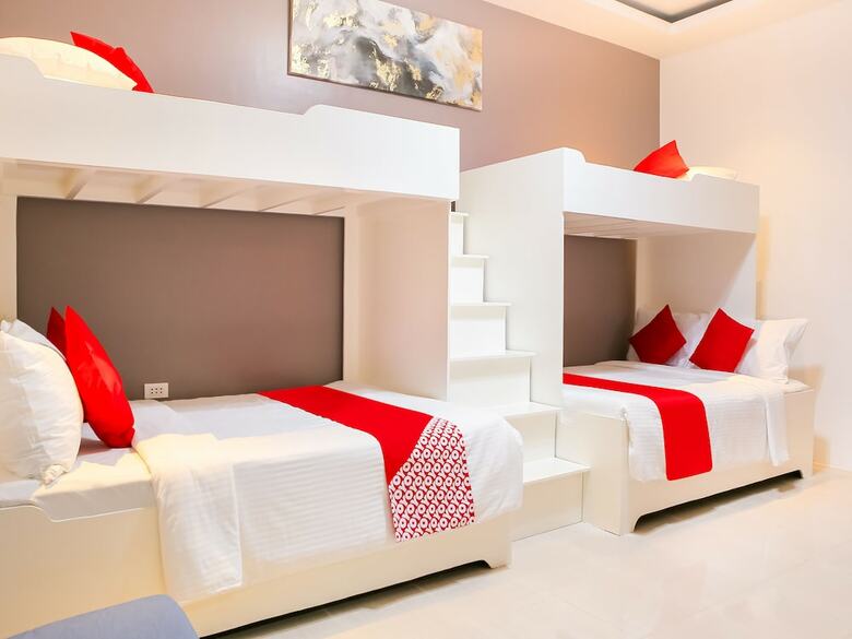 Hotel Oyo 484 Gonzala Suites