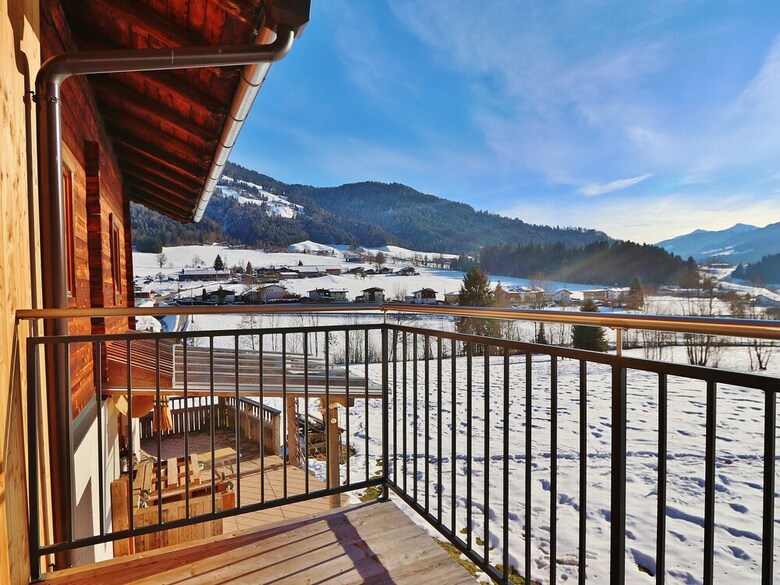 Sunlit Apartment Near Forest In Itter