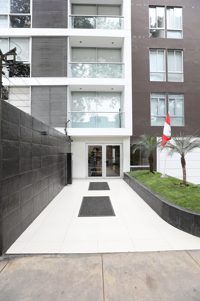 Apartamentos 2bdr Apt W/ Pool & Gym - Barranco!
