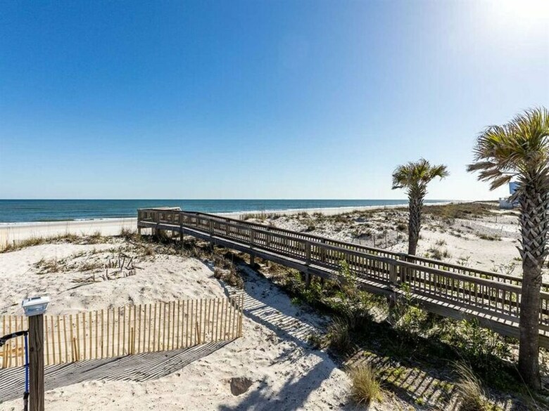 Mo Pelican By Meyer Vacation Rentals