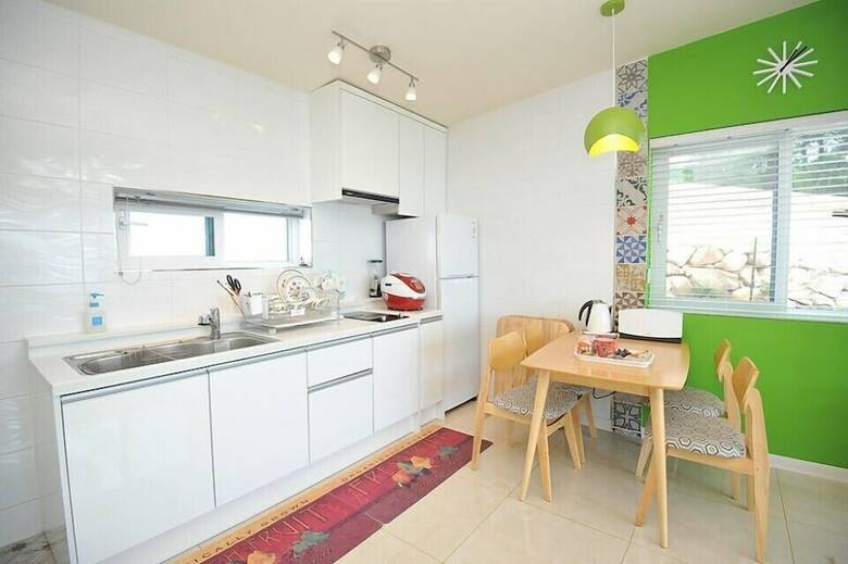 Ara Hill Pension