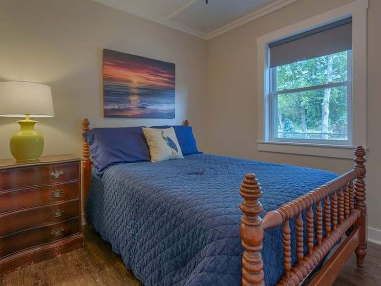 Sunny South By Meyer Vacation Rentals