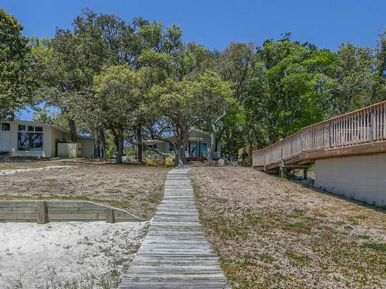 Sunny South By Meyer Vacation Rentals