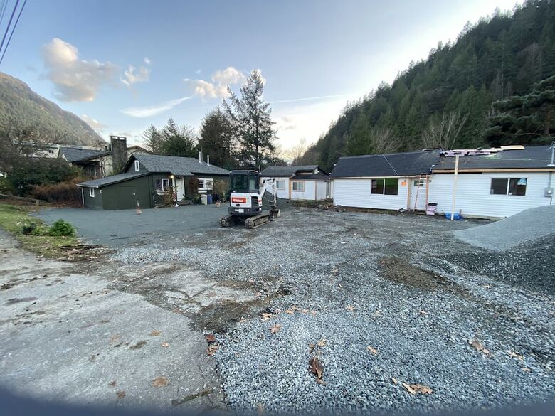 Harrison Lake Cottages