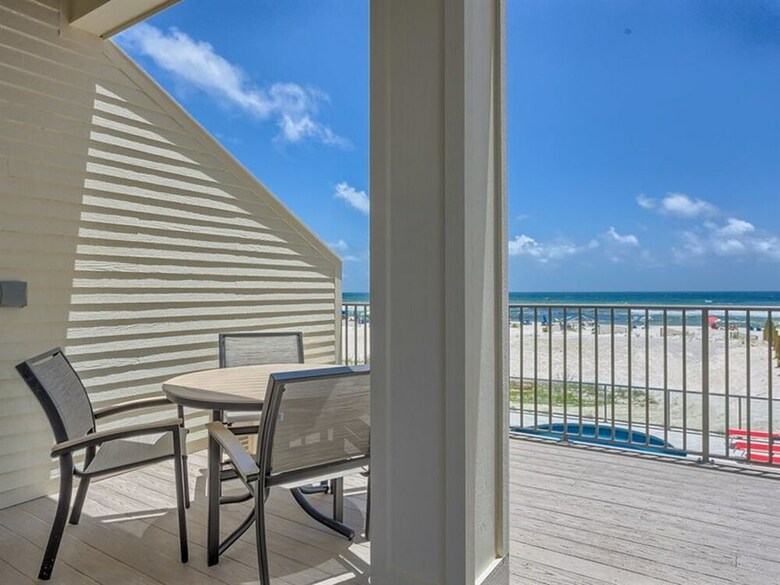 Pearl West By Meyer Vacation Rentals