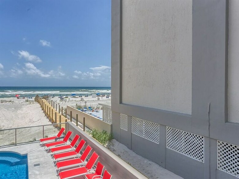 Pearl West By Meyer Vacation Rentals