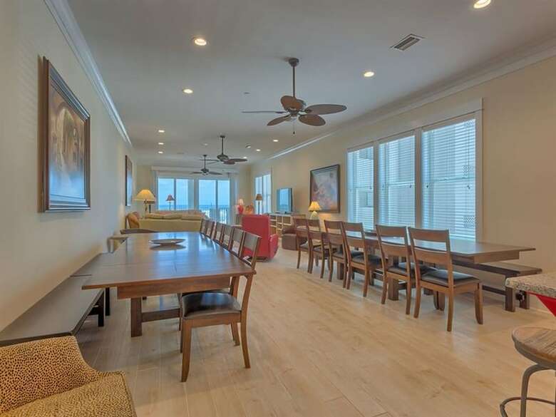 Pearl West By Meyer Vacation Rentals
