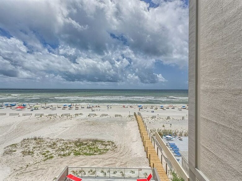 Pearl West By Meyer Vacation Rentals