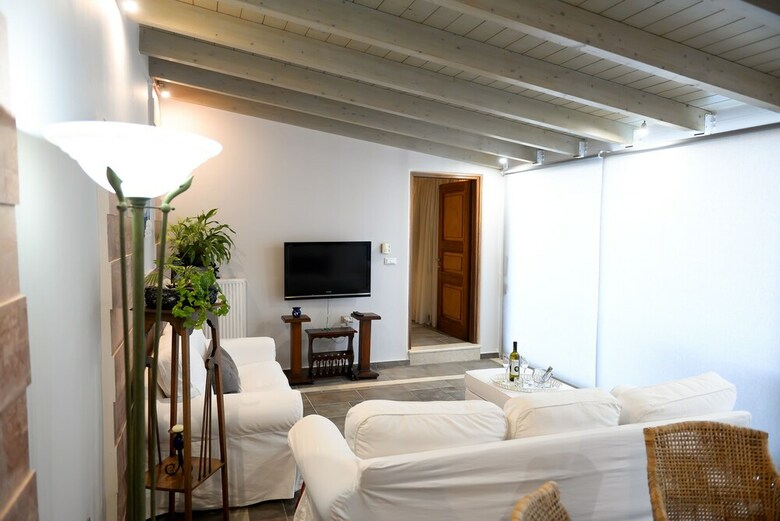 Patras Luxury Seaside House