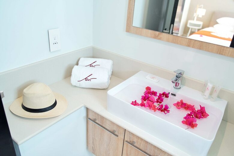 Apartamentos Ocean Legends Beachfront Suites