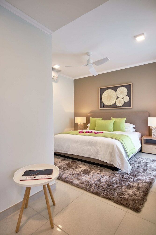 Apartamentos Ocean Legends Beachfront Suites