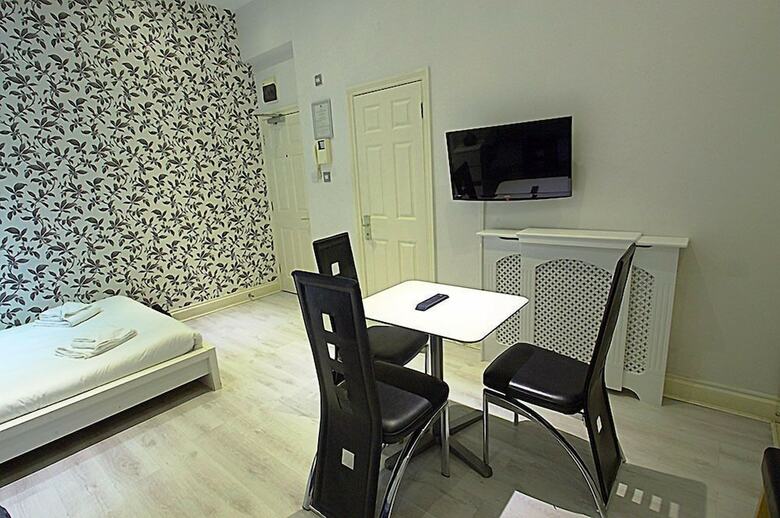 Aparthotel Hyde Park Economy Apartments