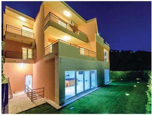 Holiday Home Ante Starcevica Cr