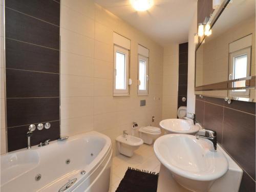 Holiday Home Ante Starcevica Cr