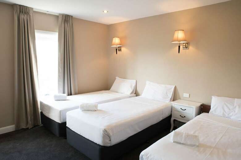 Hotel Lily Sands Inn