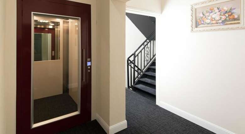 Hotel Lily Sands Inn