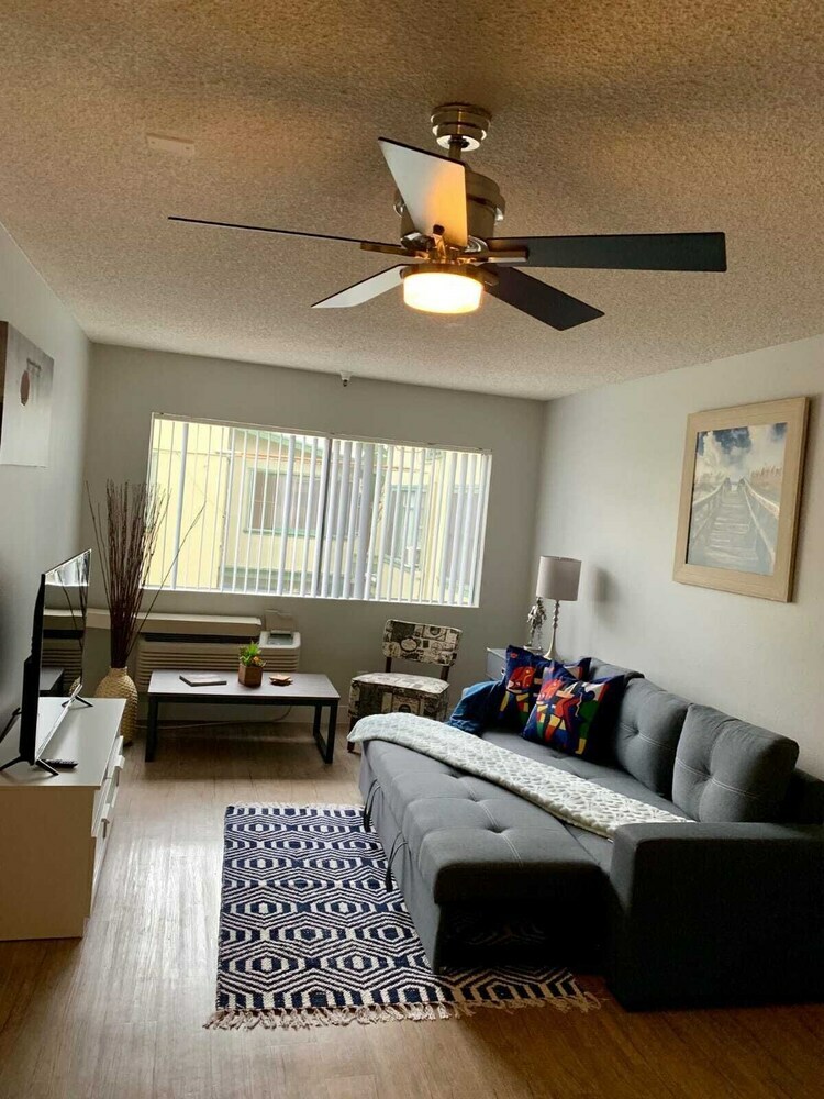 Apartamentos Hollywood Spacious Place