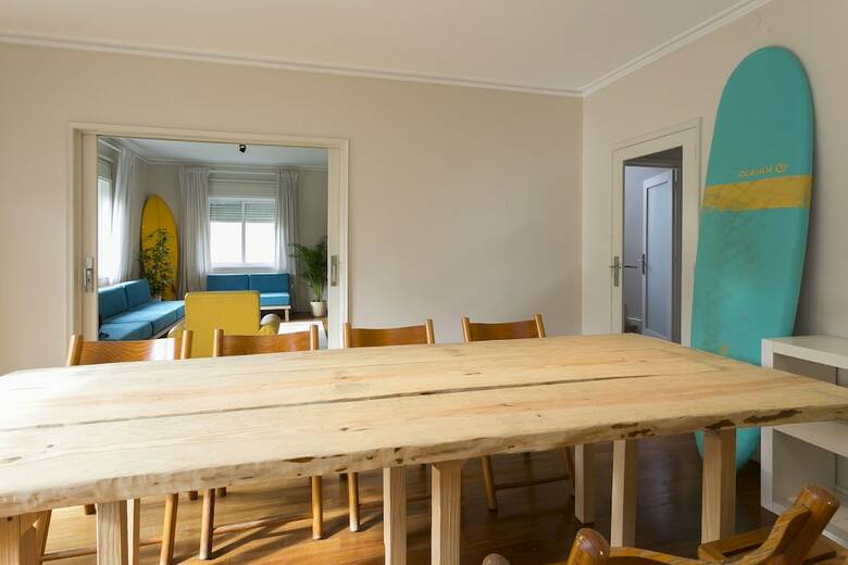 Hostal Circle Surfcamp - Porto Surf House Hostel